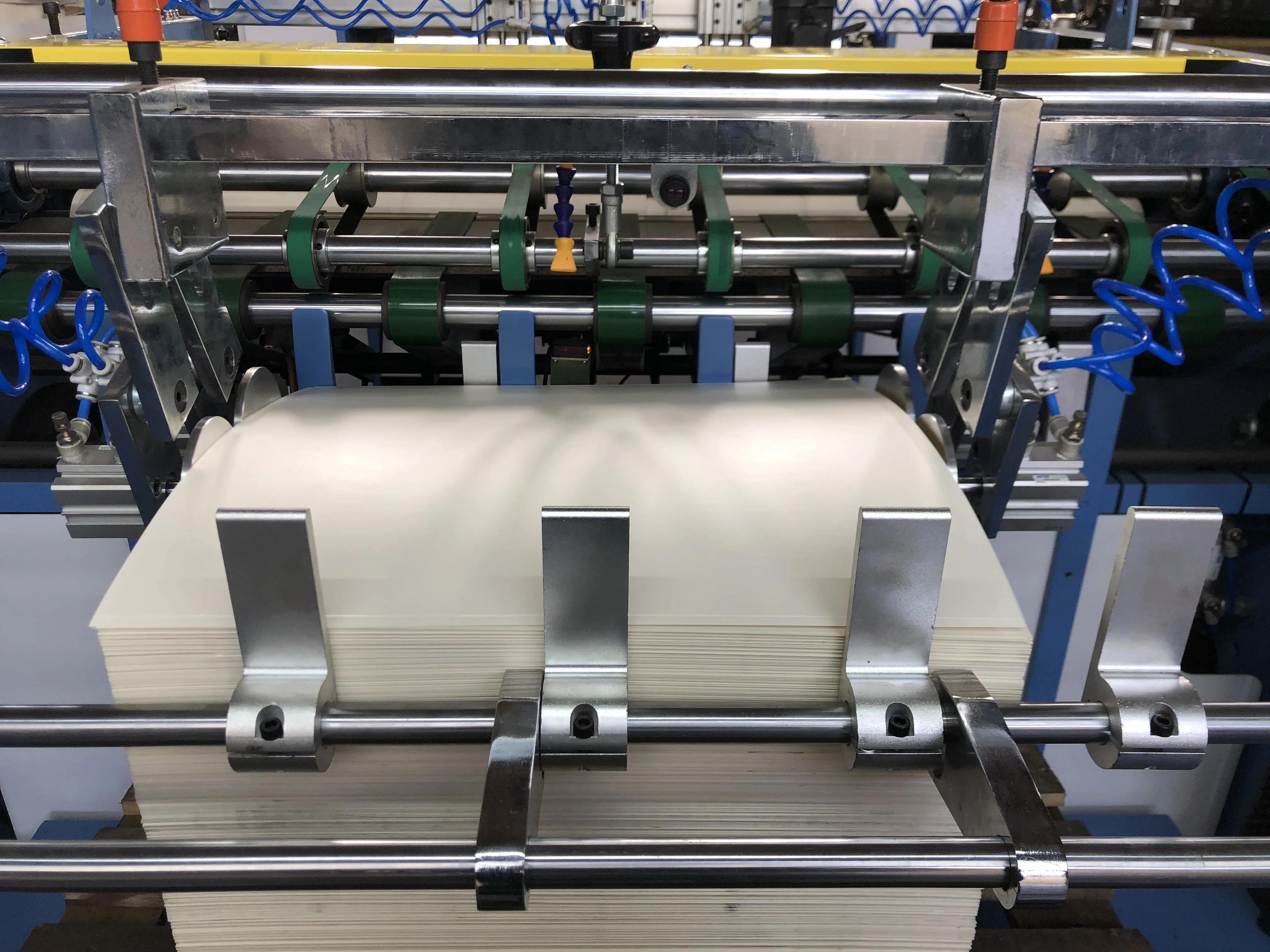 1100mm Automatic Glueless Thermal Laminating Machine for Pre-coated Film and Paper for Posters