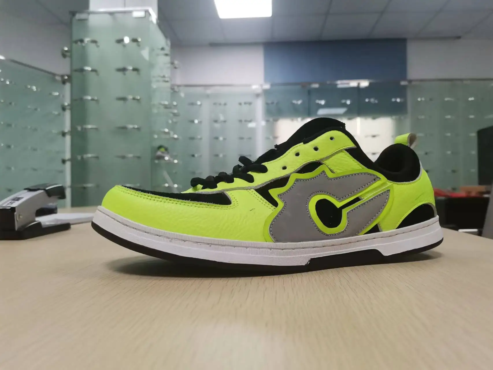 MOQ ONLY 1 PAIR SHOES,  STITCHED  WITH YOUR OWN LOGO, WELCOME ORDER