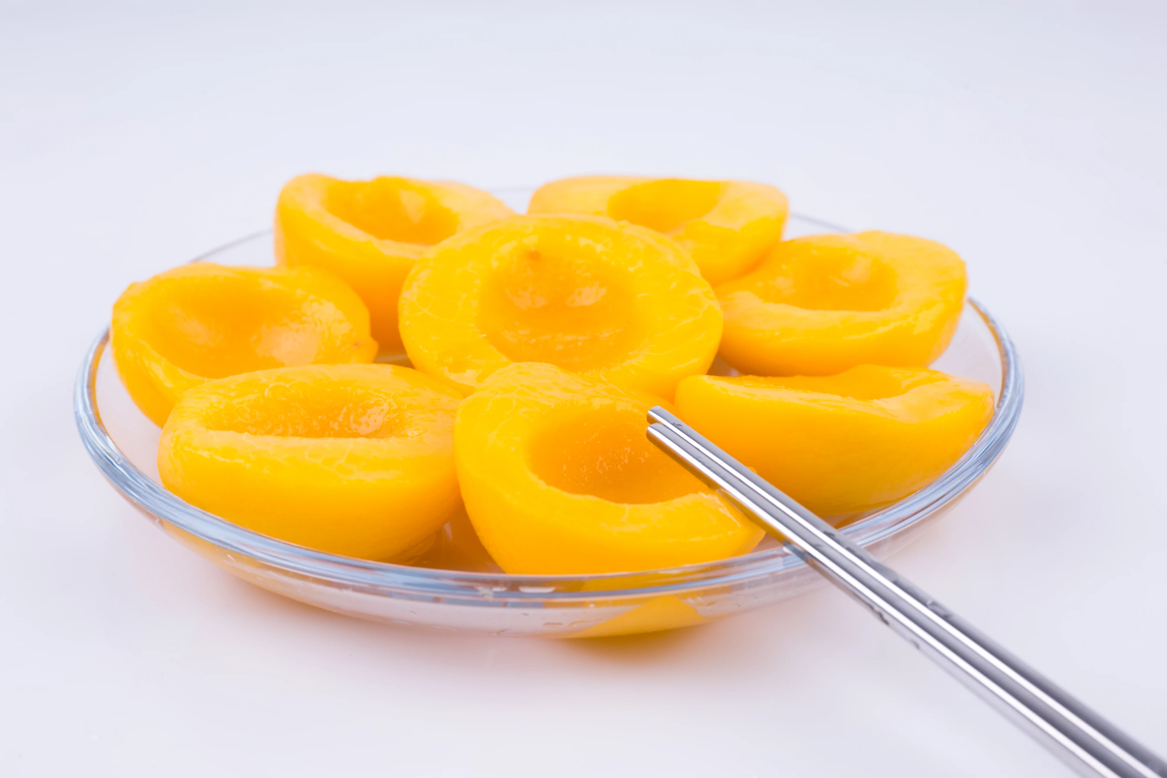 
Canned yellow peach snacks fresh peaches in light syrup in China on sale 