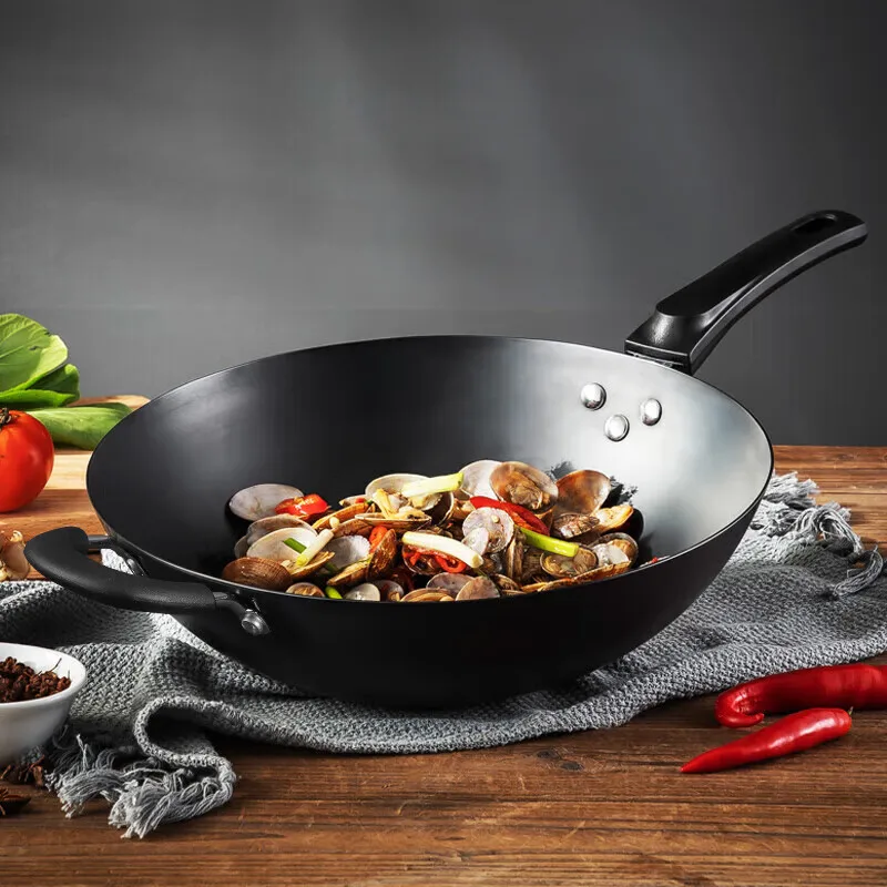 2024 Factory Wholesale Seasoned 36CM Wok Chinese Traditional Handmade Wok For Kitchen Pan Wooden Handle For Gas Cookware