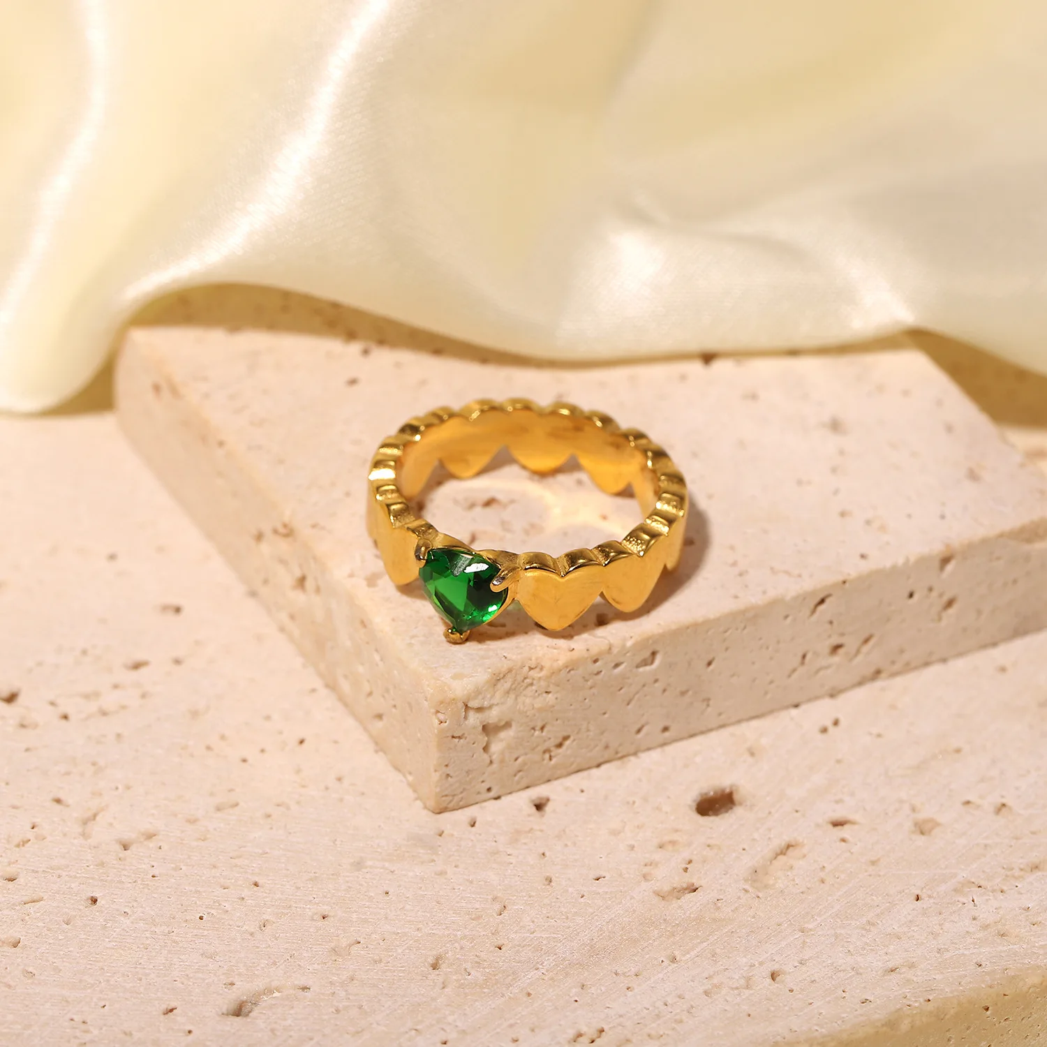 New INS Popular 18K PVD Gold Plated Stainless Steel Zircon Finger Pink Green Heart Shape CZ Zircon Rings