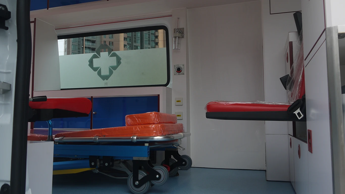 First Aid Ambulance Vehicle Transit V348 (Long axis standard roof) Euro 6 Monitoring Customized Ambulance Rescue Car