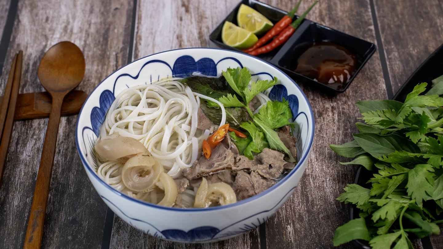 Good Packaging Fresh Dried Rice Noodle/ Pho Vietnam / pho noodle Whosale in bulk from Vietnam supplier dry food