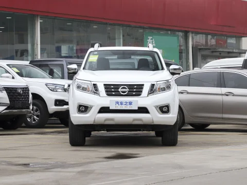 Wholesale in Stock NAVARA 2.5L Automatic Premium Edition 4WD Comfort Pickup Gasoline New Vehicle Cars for Exporting