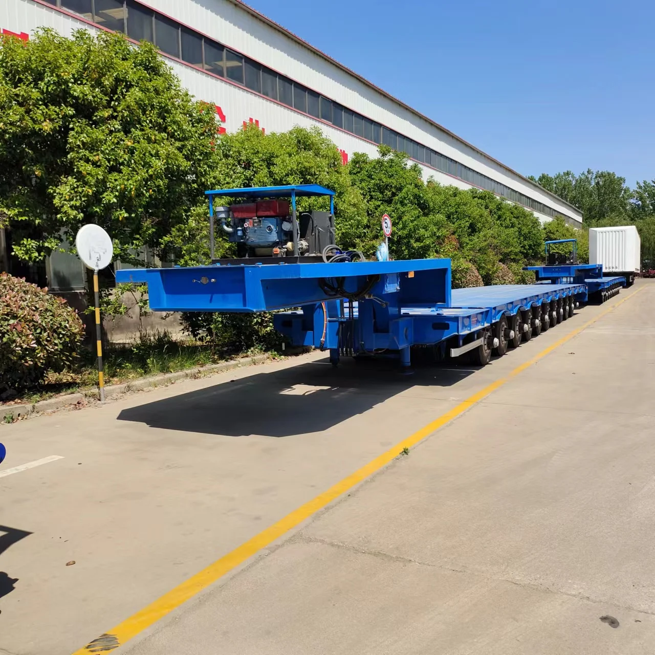 4/5/6/7/8 axle hydraulic steering low chassis trailer 16m 80 ton multi axle truck semi-trailer low chassis truck trailer