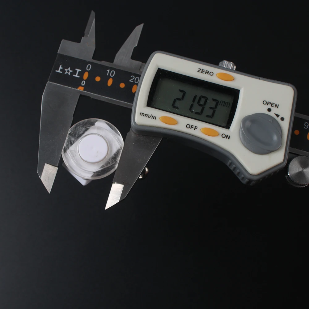 Fashionable Plastic Name Tag Souvenir Badge Token for Personal Use