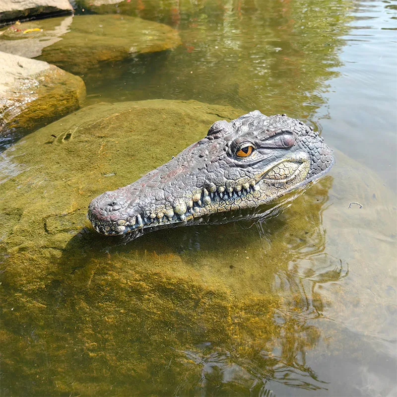 Statue Resin Artificial Garden Fish and Crocodile Alligator Garden Sculpture Floating Pond Decoration