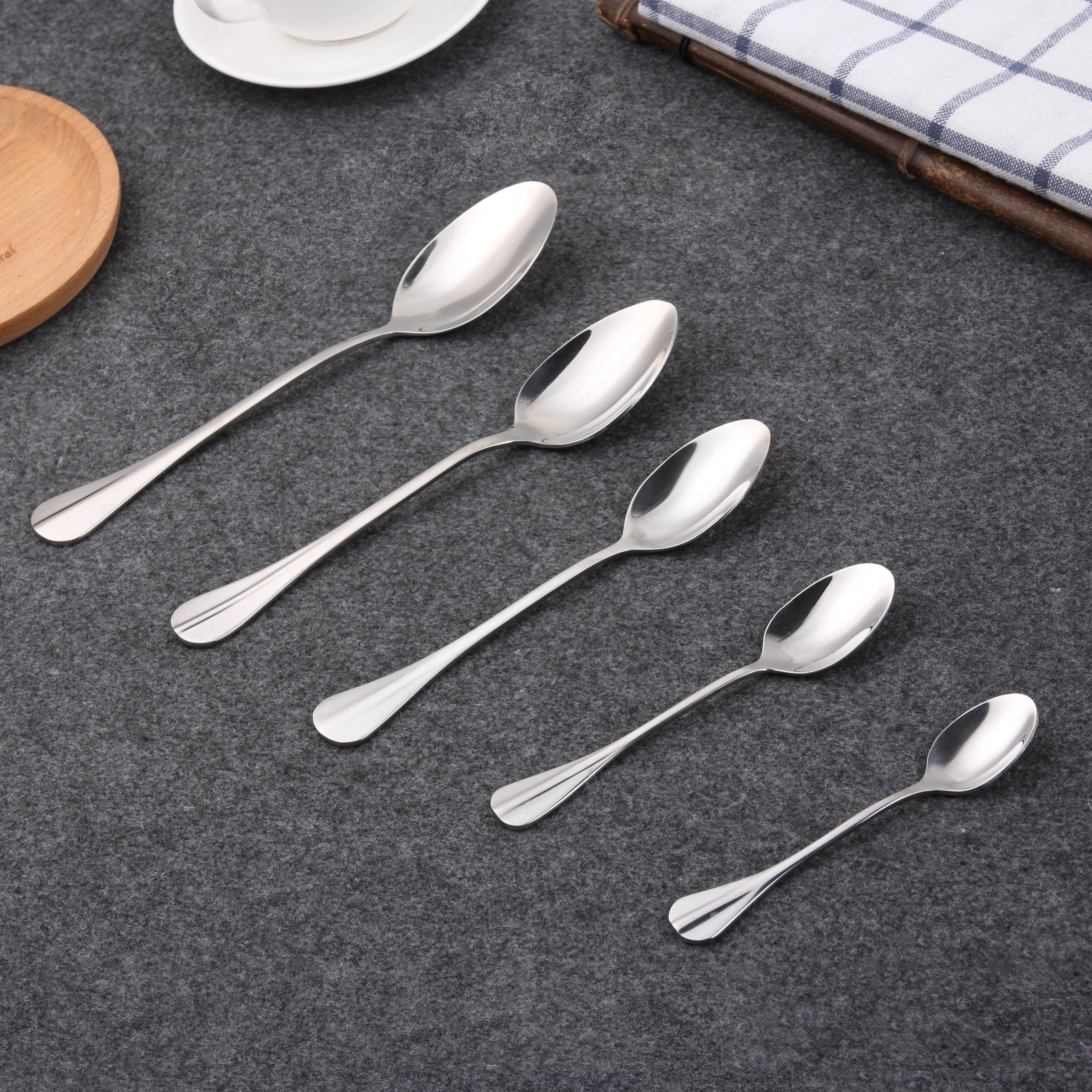Fashion design hot sale elegant Stainless Steel cutlery set dinner tableware high quality stainless knife spoon and fork set