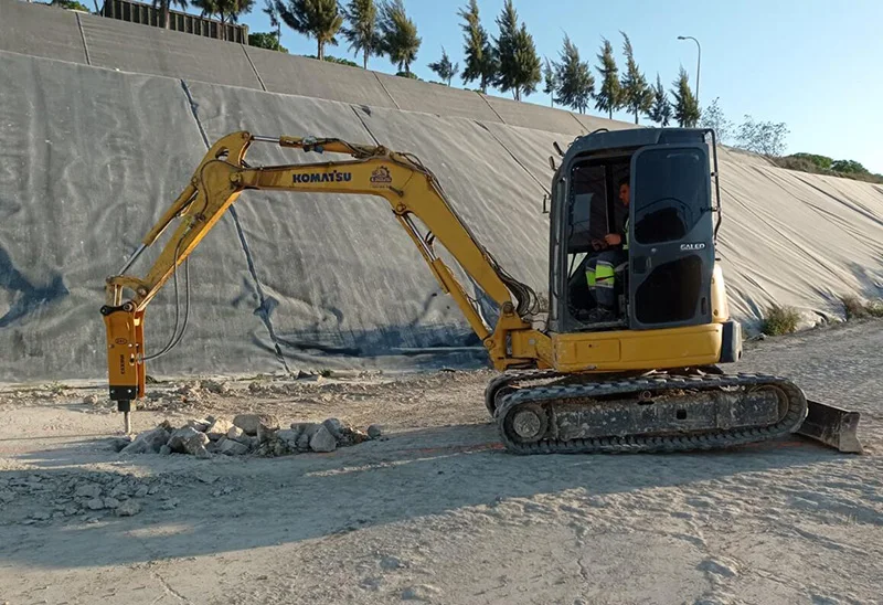 3 ton Excavator Rock Breaker Small Size Breaker Hydraulic SB30 Rock Hammer For Excavator