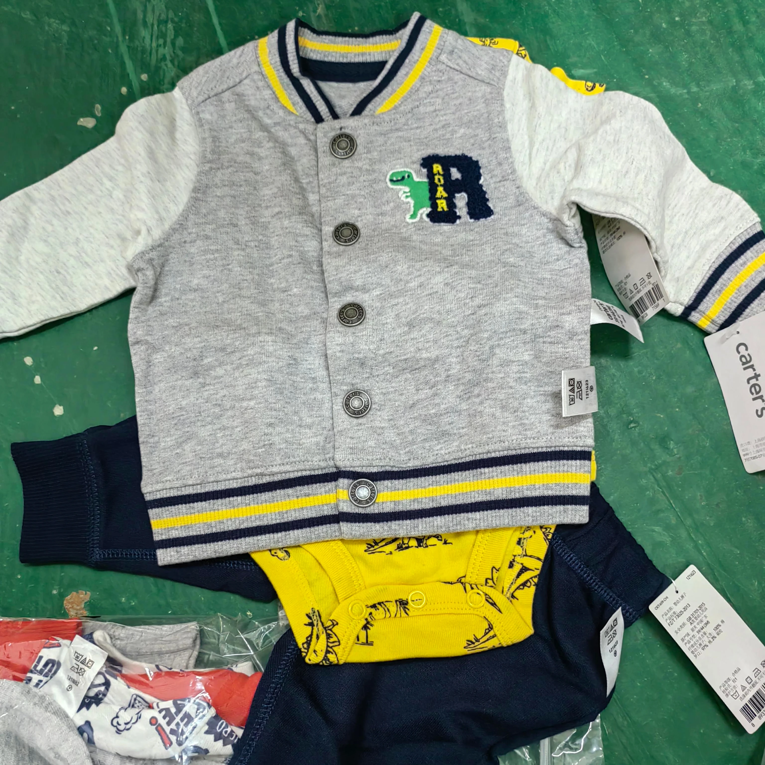 Wholesale Apparel stock Baby Wear  Branded Overruns surplus Cotton Baby Clothes Set Bodysuit And Pants Baby Clothing Set