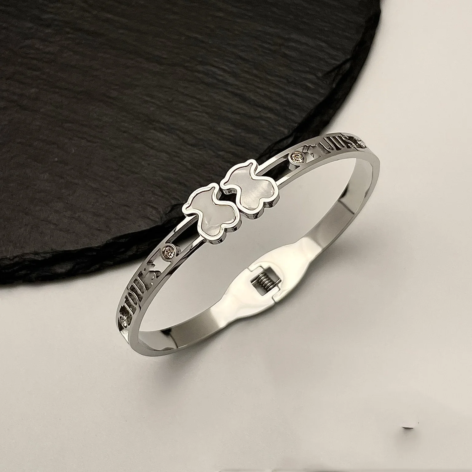 TOUSES Golden Plated Stainless Steel Shell Bear Bangle Women Waterproof Women Hollow Bracelets Bangles Jewelry