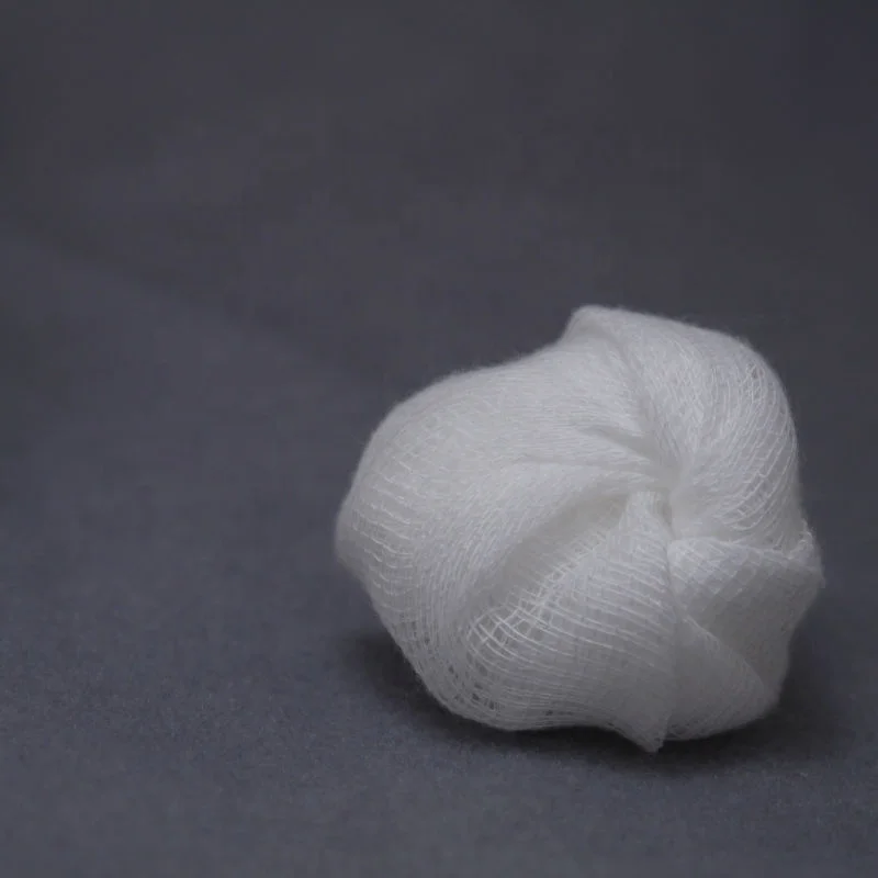 Disposable sterile light gauze ball for medical