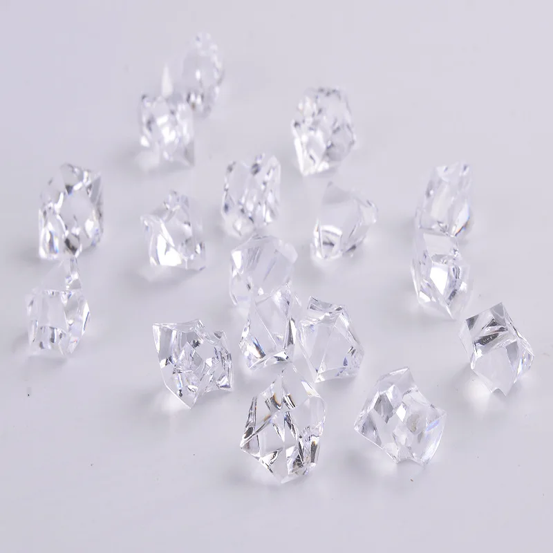 Hongzhi Factory Transparent Acrylic Beads Wholesale Plastic Acrylic Heart Beads For Decoration Wedding Display Vase Fillers