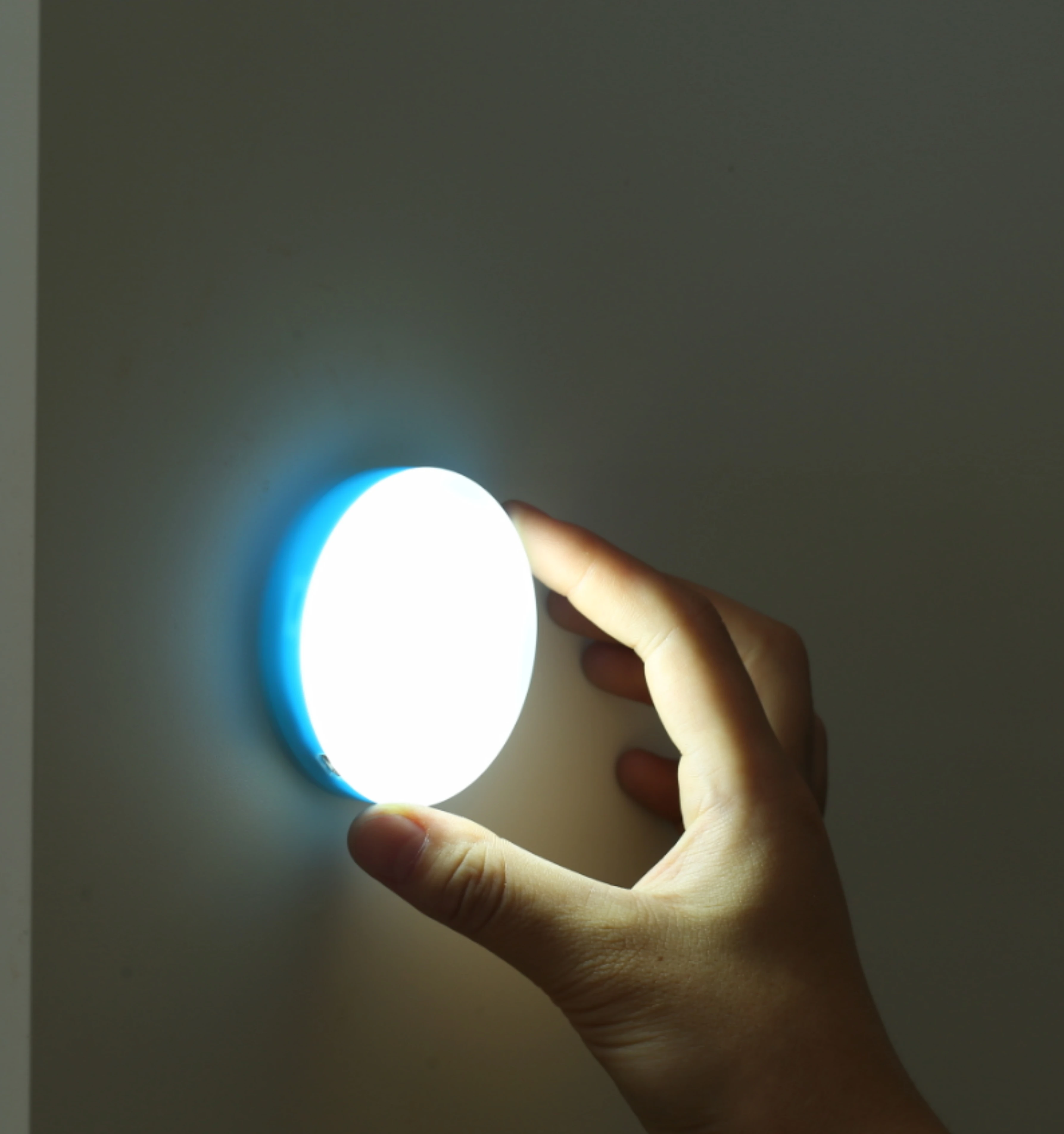 Нажмите и коснитесь, аварийный свет, синий или розовый светодиод для ребенка