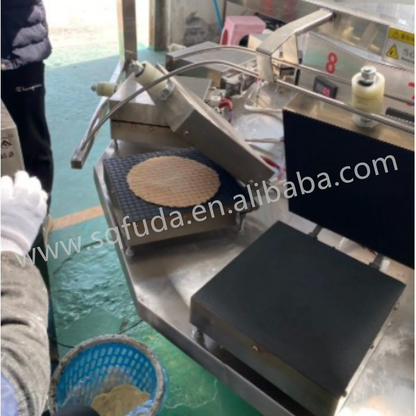 Factory Supply Adjustable Size and Thickness Automatic Obleas Making Machine Maquina Para Hacer Obleas