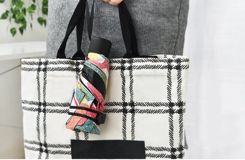 High Quality 19inch 6 panels 190T Pongee Light Weight Colorful Maple Leaf Foldable Sunscreen Gift Umbrella