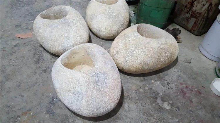 Newest Wholesale Factory Price Various Stone Shape Floor Plain Resin Flowerpot Planter Vase For Hotel