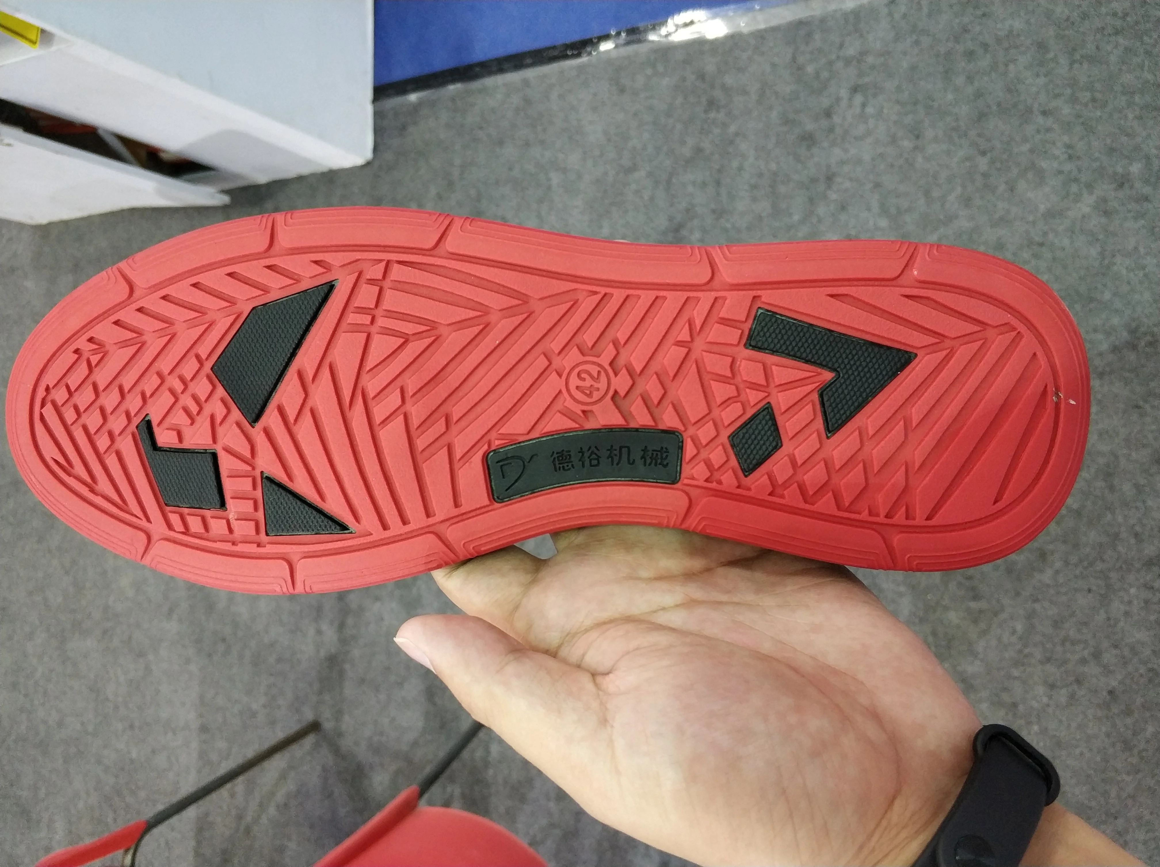 
Vertical Static Double Color Gent Dress Thermoplastic Shoe Sole Injection Mould 