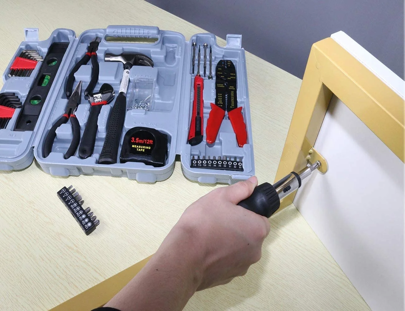 Multifunction 130pcs Household hand tools Combo kit set box Plastic Case socket wrench set for DIY Home and  Office Repairs