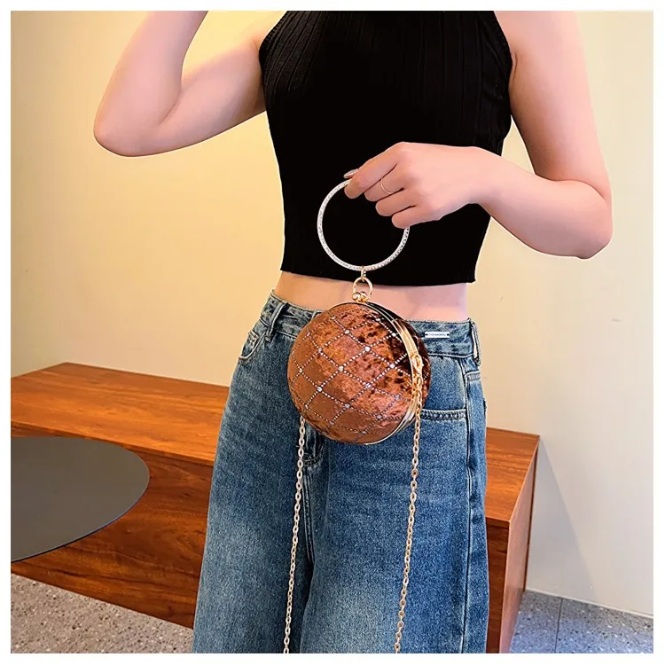 Manufacturer New Arrival Fashion Quilted Pu Leather Ladies Messenger Bags spherical Crossbody Bags Womens Shoulder Bags for part