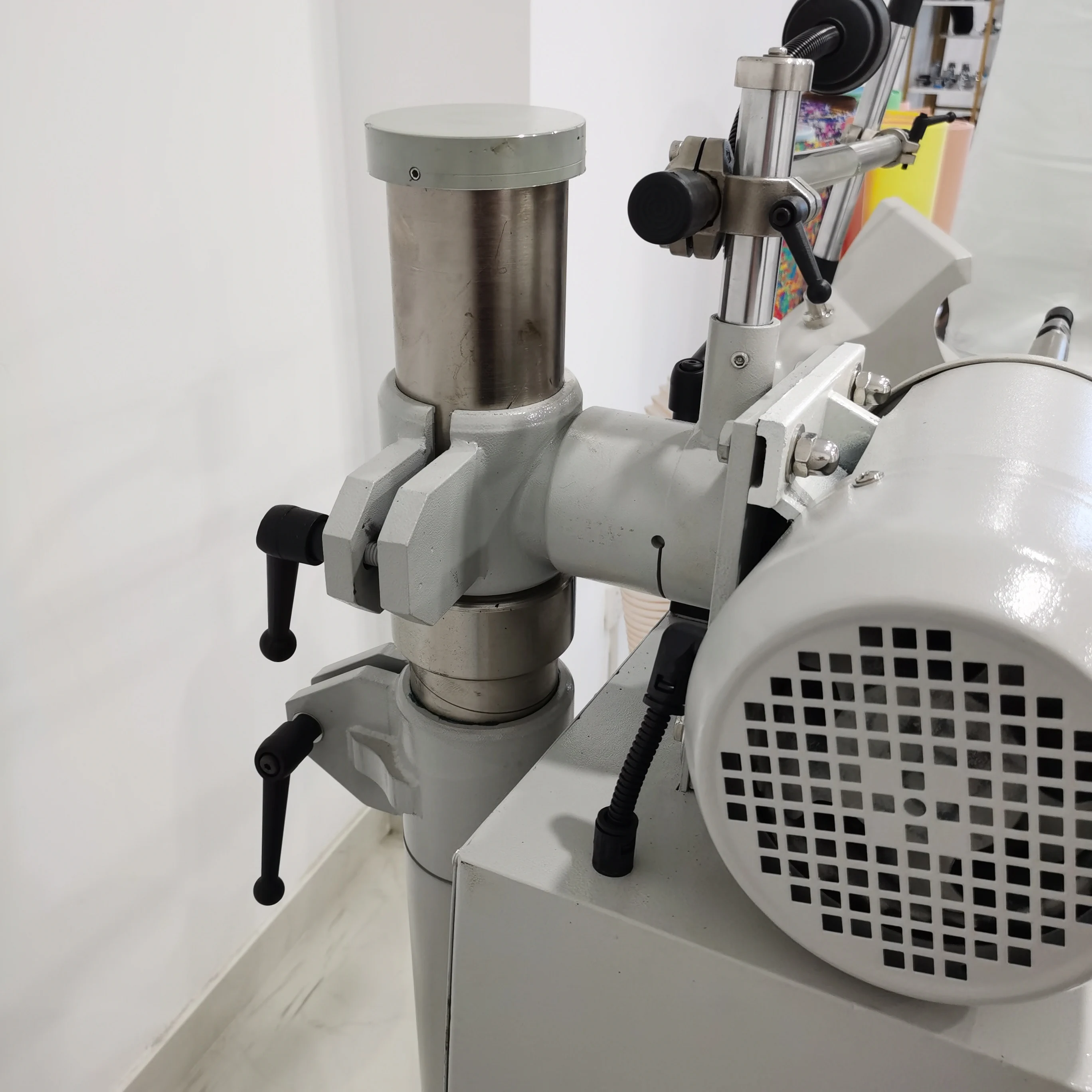 Rehabilitation Equipment Prosthetic Machine Grinding Machine Socket Router Machine for Orthopedic Products