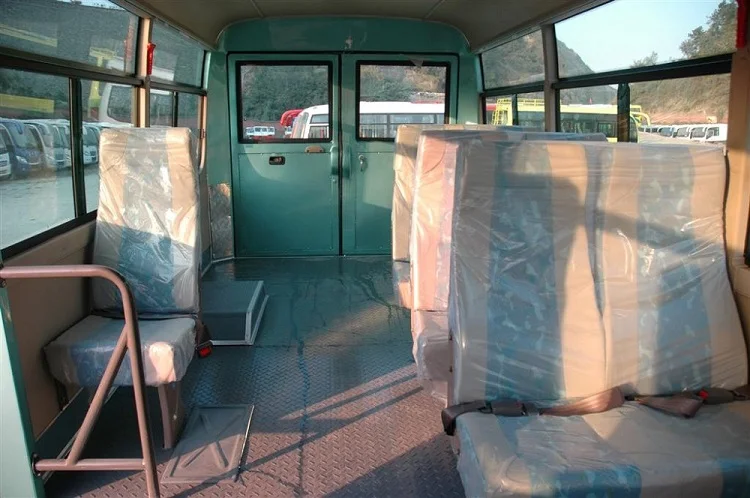 Dongfeng factory firect 6 meter 3300mm wheelbase luggage rack 19 seater front engine diesel Euro 4 mini bus with A/C