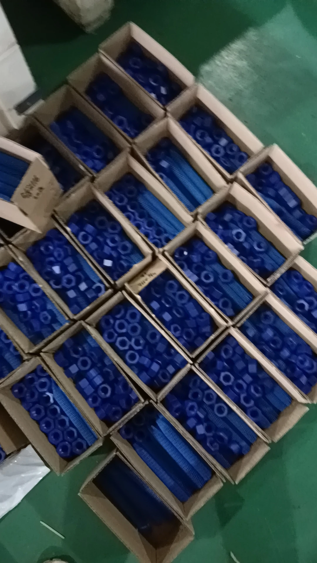 YA  Cheap High Strength Blue Stud Bolt Alloy Steel Mild Carbon Steel DIN933 DIN931 PTFE Full Threaded Rods