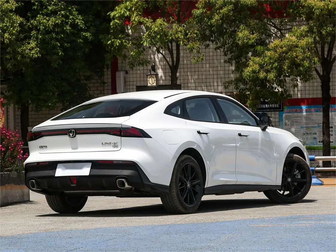 Ready to Ship New Cars CHANGAN UNI-V IDD Good Performance Hybrid 1.5T 113km Autos Compact Avtos Wholesale