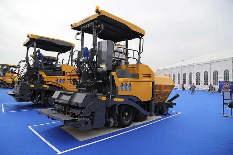 Professional design RP453L 4m 73.5KW Mini Road Paver Machine