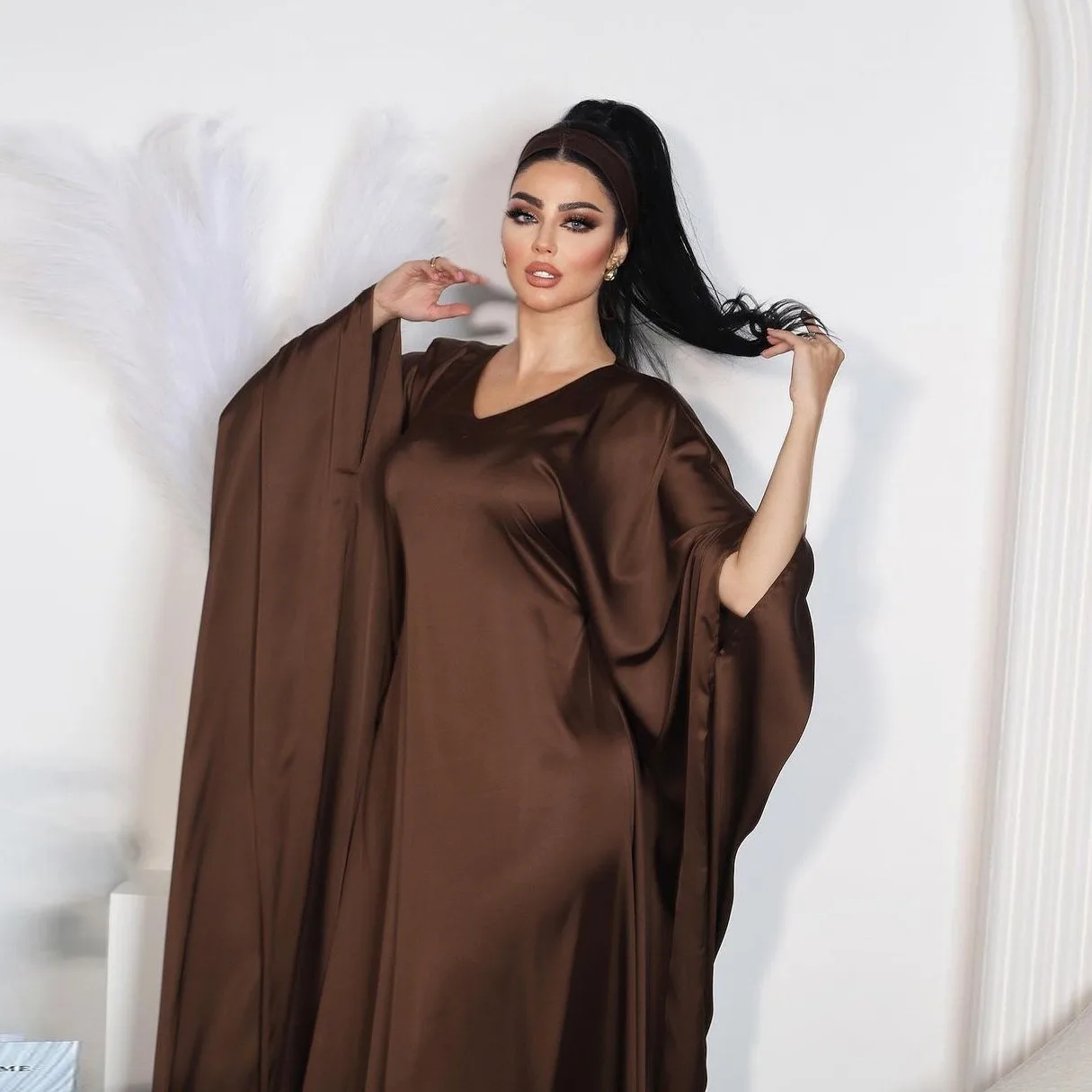 Middle East Popular Muslim Women Dress Fashion Hooded And Waist Cinched Long Robe With Forged Noodles Robe Abaya
