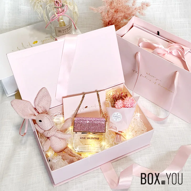 High quality wholesale Custom logo luxury Paper Printing Cute Cardboard White Gift Jewelry Box with Silk Ribbon