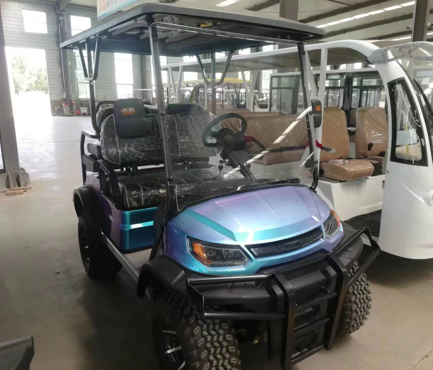 4*4 Standard Multifunctional New Design Lightweight Golf Car 2024 Battery Powered Customized Electric Golf Cart 4 Seater Price