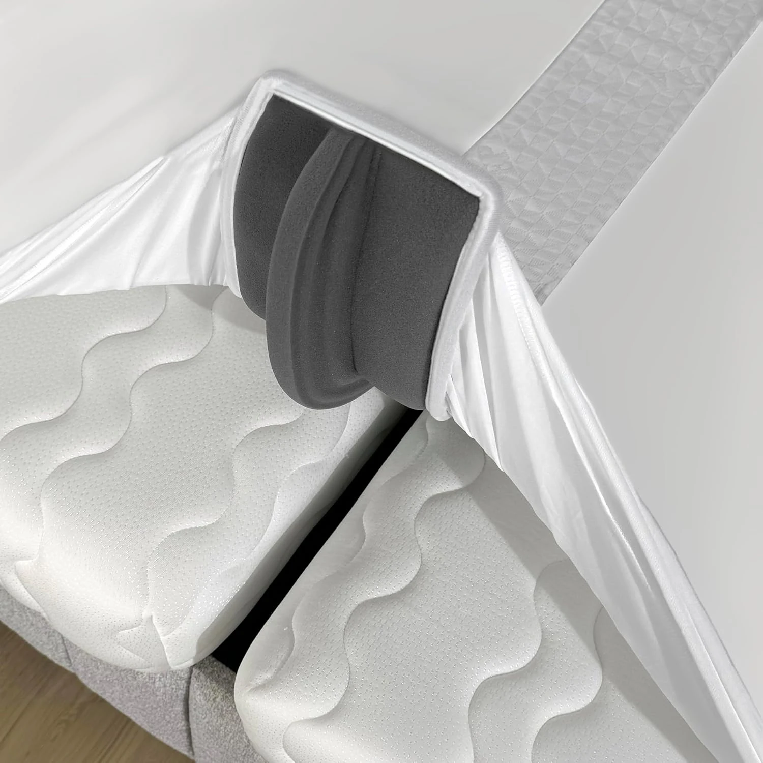 3 in 1 Bed Bridge With Fitted Sheet Twin to King Converter Kit with Sheet Strap Set Split King Gap Filler for Adjustable Bed