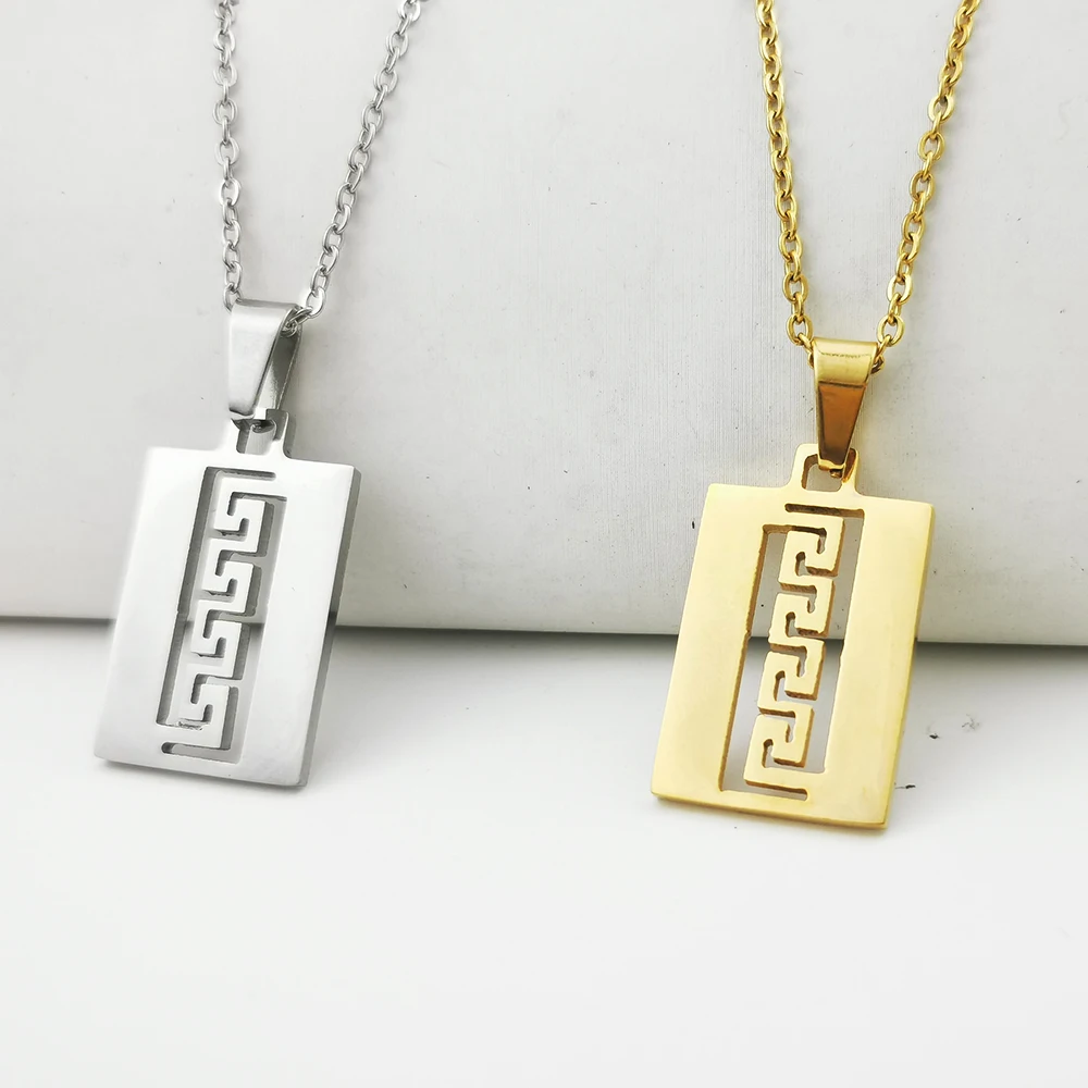 Korean version of simple fashion rectangular hollow plaque necklace men and women fashion blogger clavicle chain