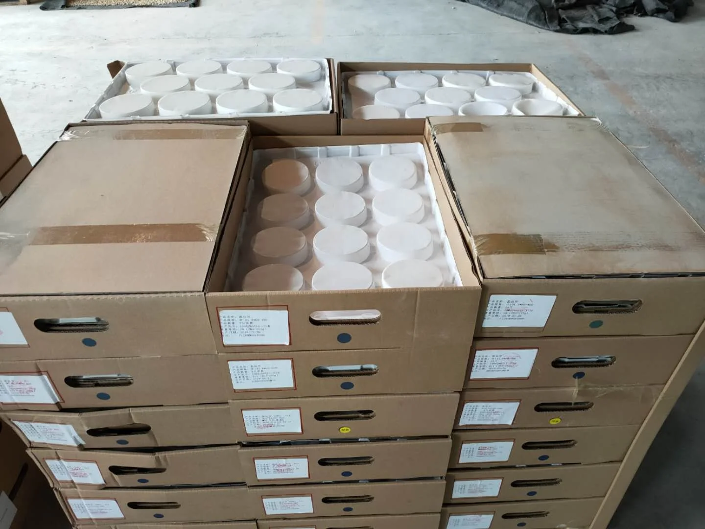 Ceramic filter exhaust catalyst