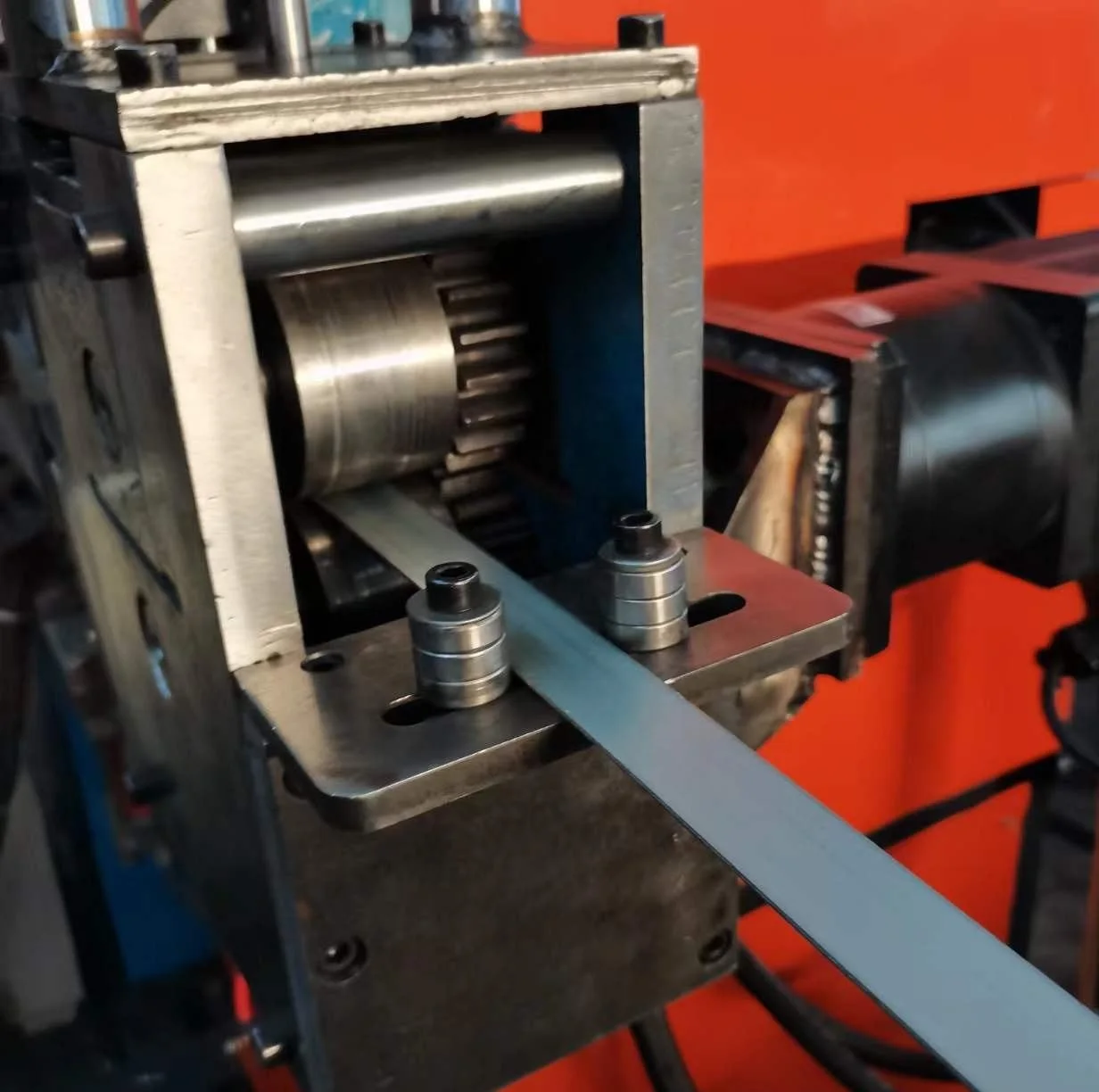 Galvanized Iron Holding Hoop Making Machine Staff Saved Pipe Clamp Automatic Punching Machine Line