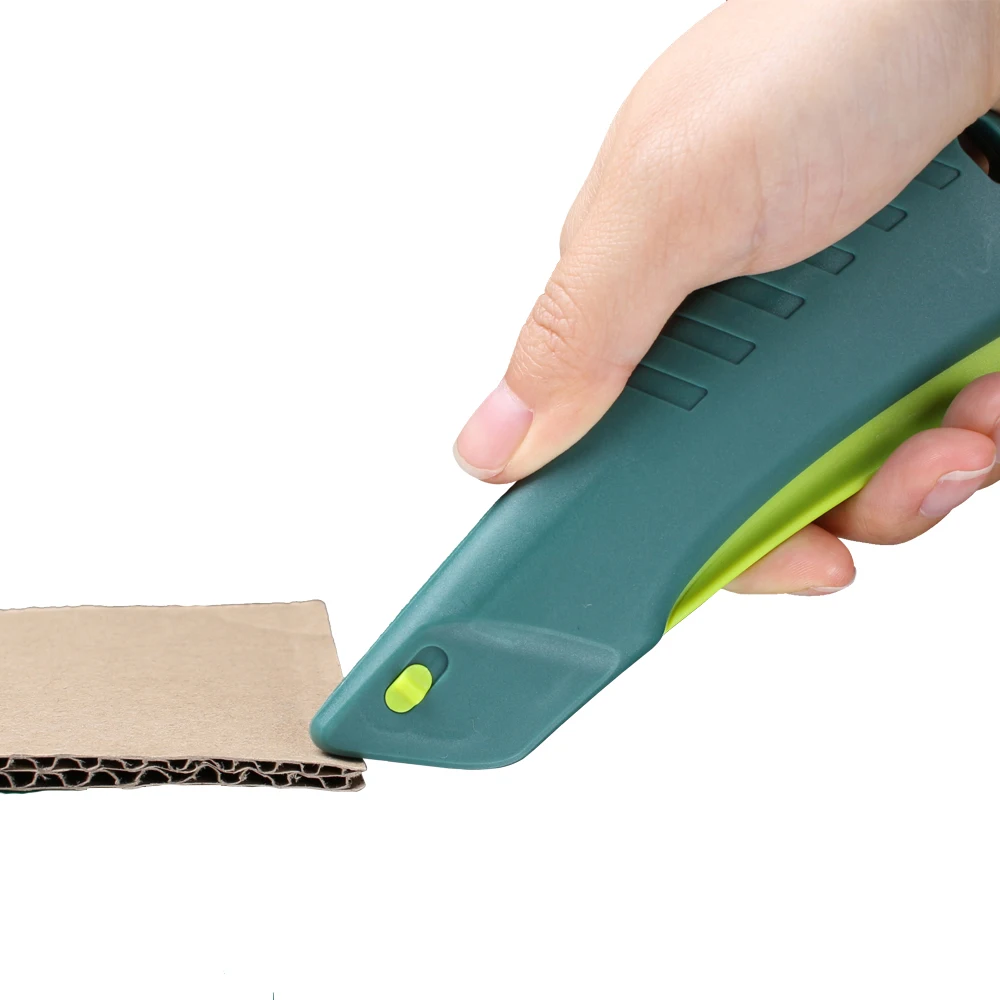 Blade automatically retracts safety box cutter smart squeeze trigger knife