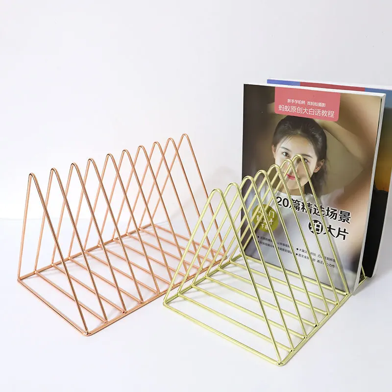 
Factory Supply Nordic Home Office Used Desktop Triangle Gold Metal Book Rack File Organizer Decorative Bookends 
