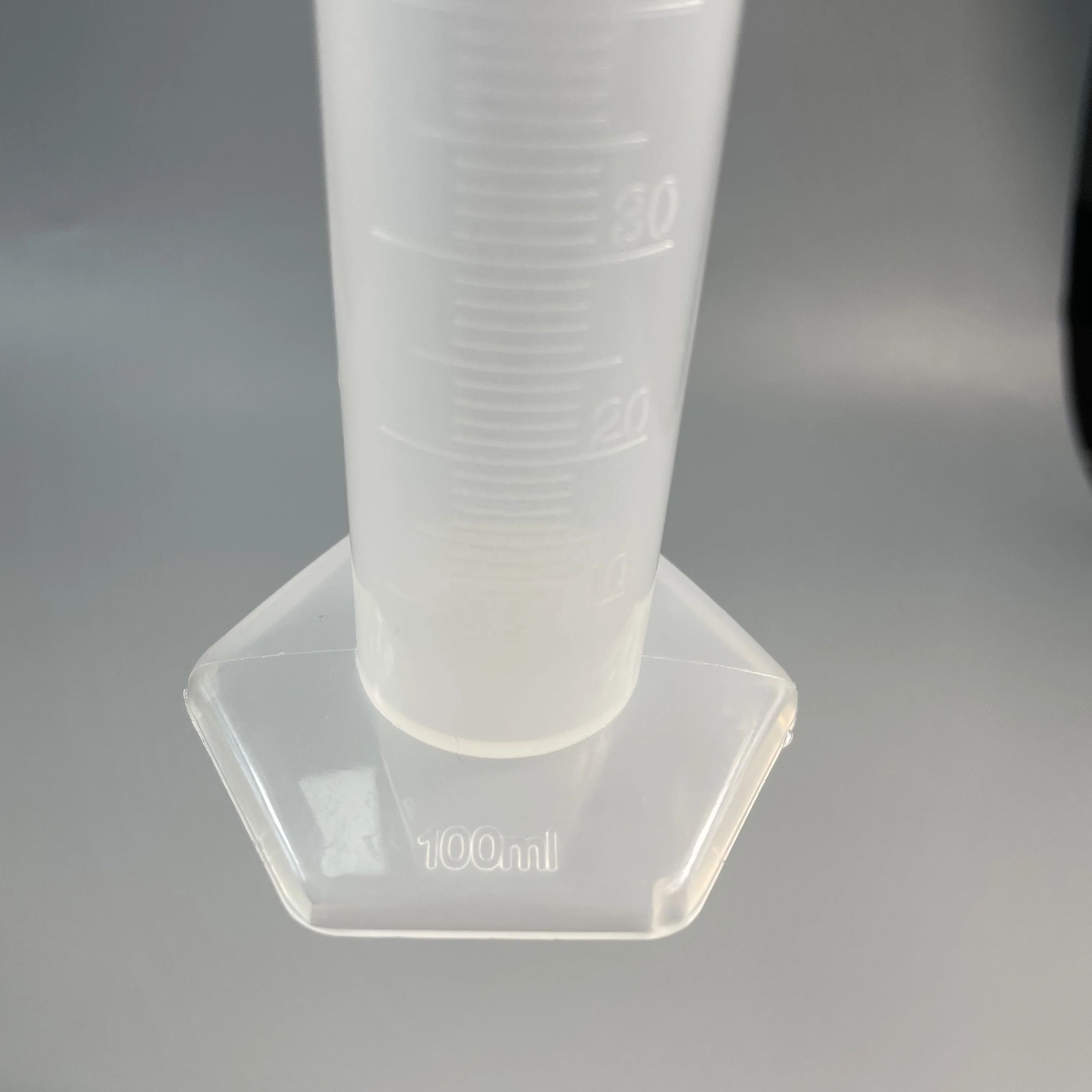 Translucent Plastic Measuring Cylinder Graduated Cylinders For Lab Supplies