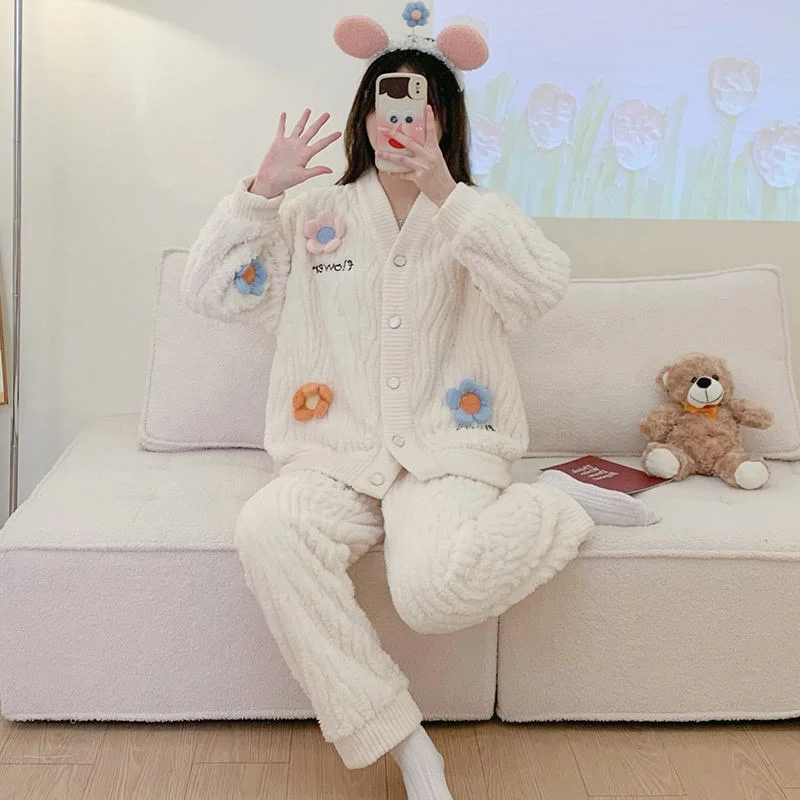 Wholesale Pajamas Women Winter Flannel Cartoon Print Pajamas Set Home Wear Long Sleeve Thicken Coral Fleece Pyjamas Set