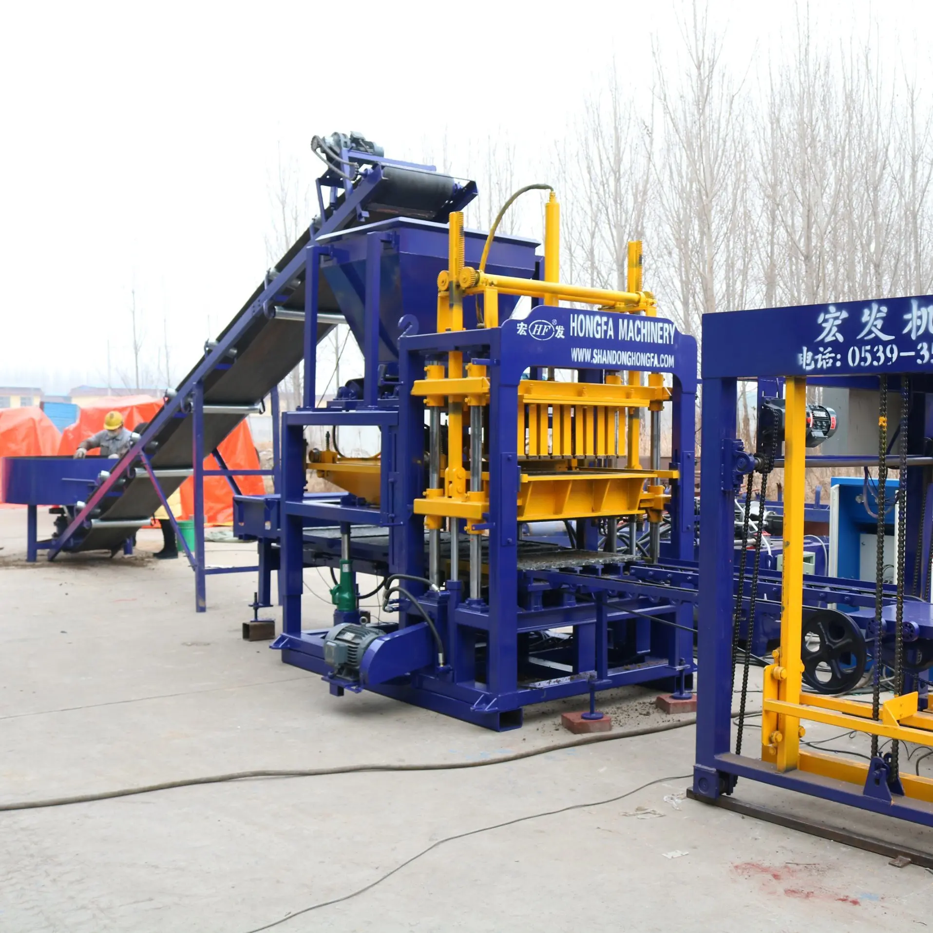 ISO CE Certified QT4-15D Hydraulic Pressure Hollow Bricks Making Machine Produces Hydroform Cement Porous Bricks Mold