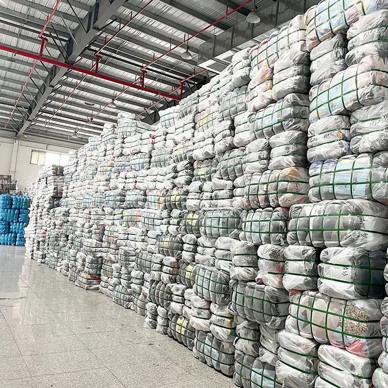 wholesale 2nd hand autumn long sleeve oversized zipper cardigan sweater for lady old used thrift clothes mixed bales