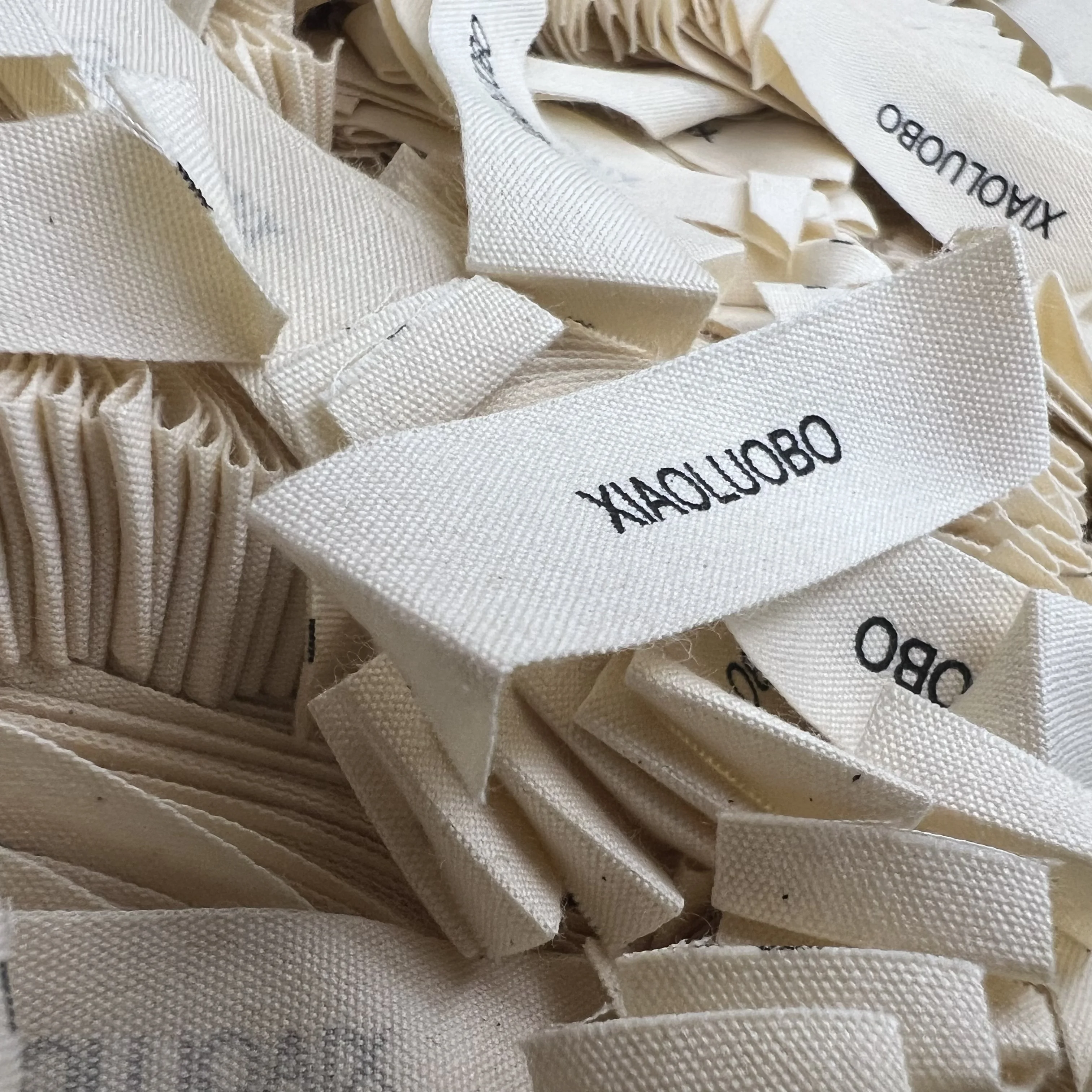 Low MOQ High Quality Custom Brand Name Logo Woven Garment Label T-Shirt Wash Label Neck Label for Clothing Dress Socks Shoes Bag