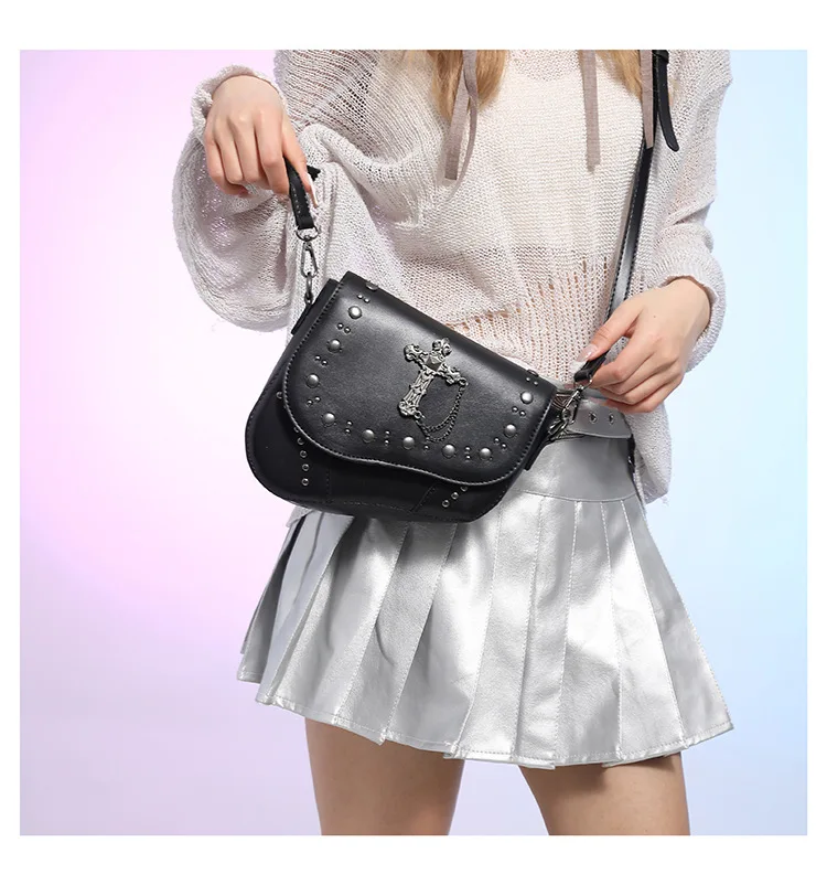 Fashionable Skull Rivet Gothic Bags For Women Pu Leather Simple Street Punk Style Crossbody Shoulder Flap Bags