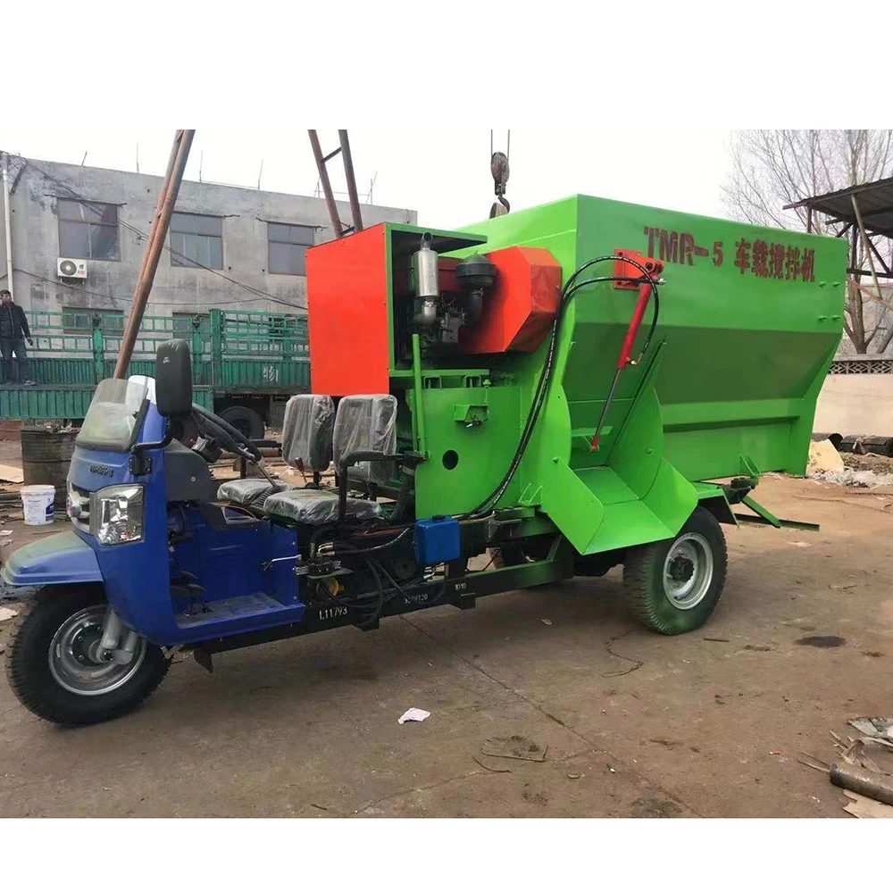 China Brand Truck Farm Silage Feeder Feed Mixer Spreader Meters Sheep Food Mix