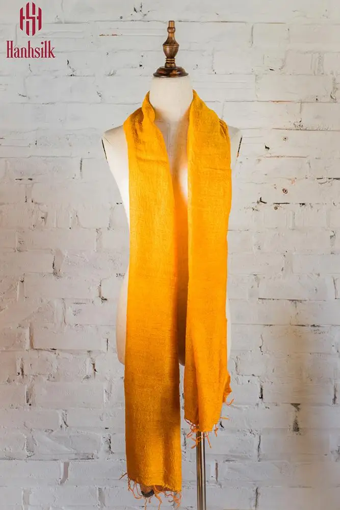 Manufacture of tussore scarf natural dyeing, natural color, eye-catching branded Hanhsilk