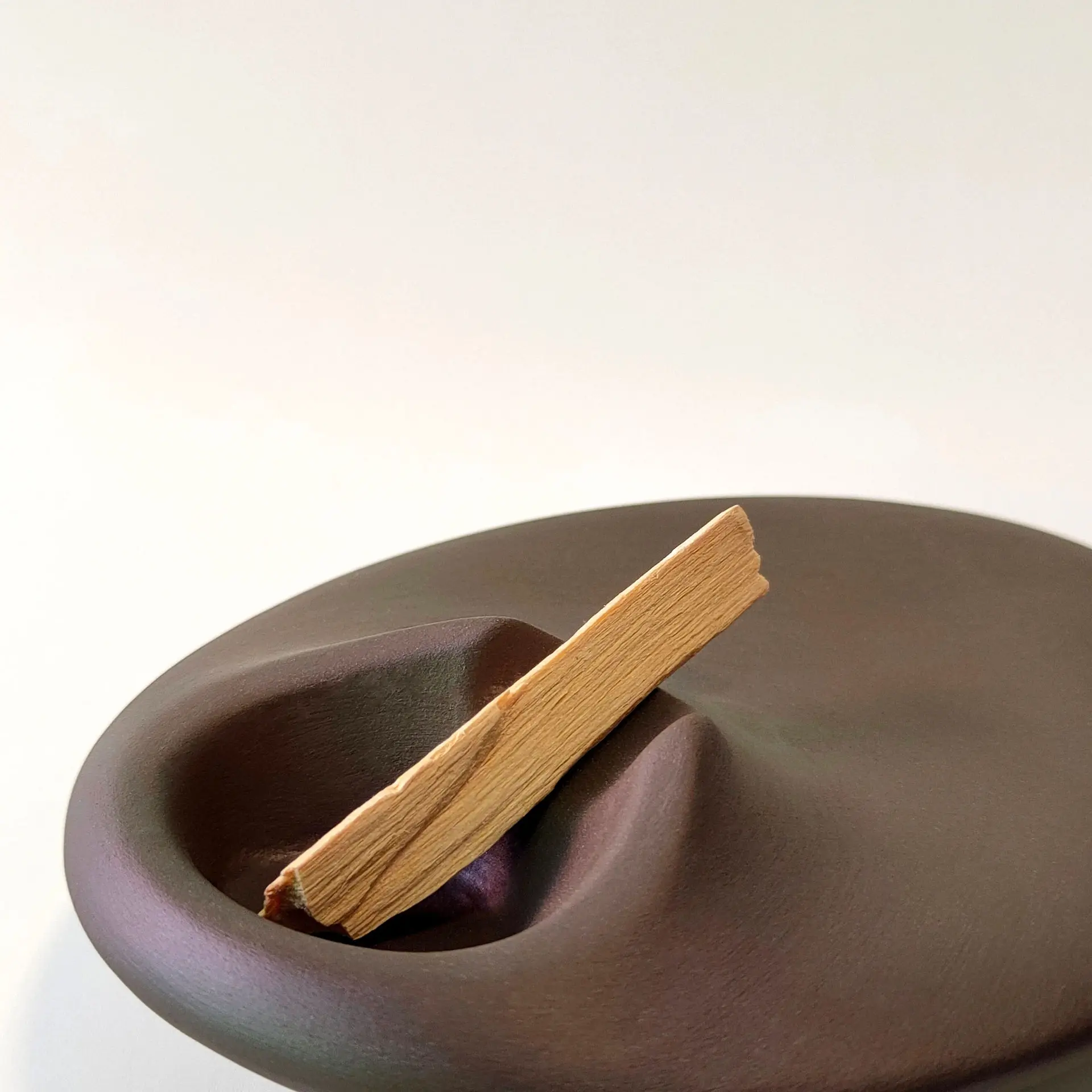 CELION Santo Wood Holder Peru Holy Wood Aromatherapy Stove Cement Support Base Relaxation Meditation Container Tray