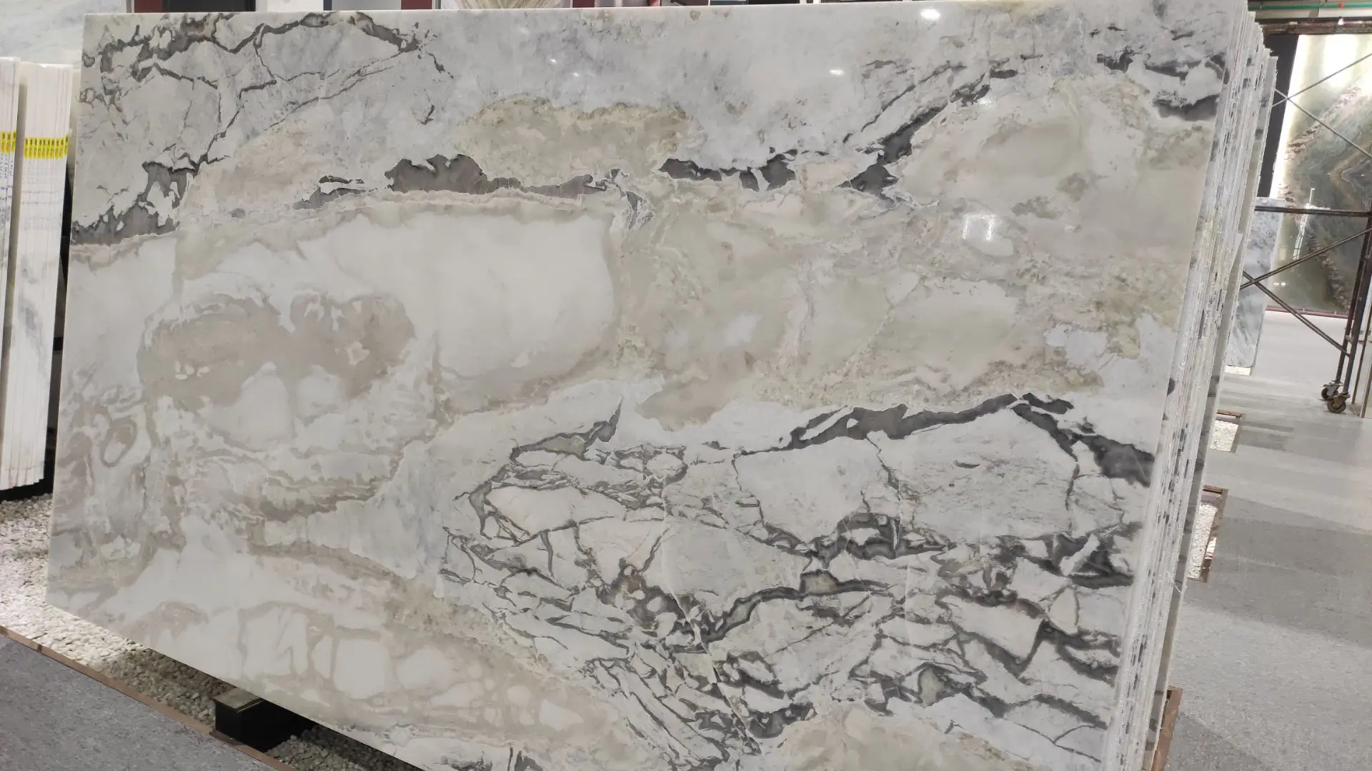Luxury Stone Emerald polished Marble Big Slabs For Background Table And Tile Green marble wall slab