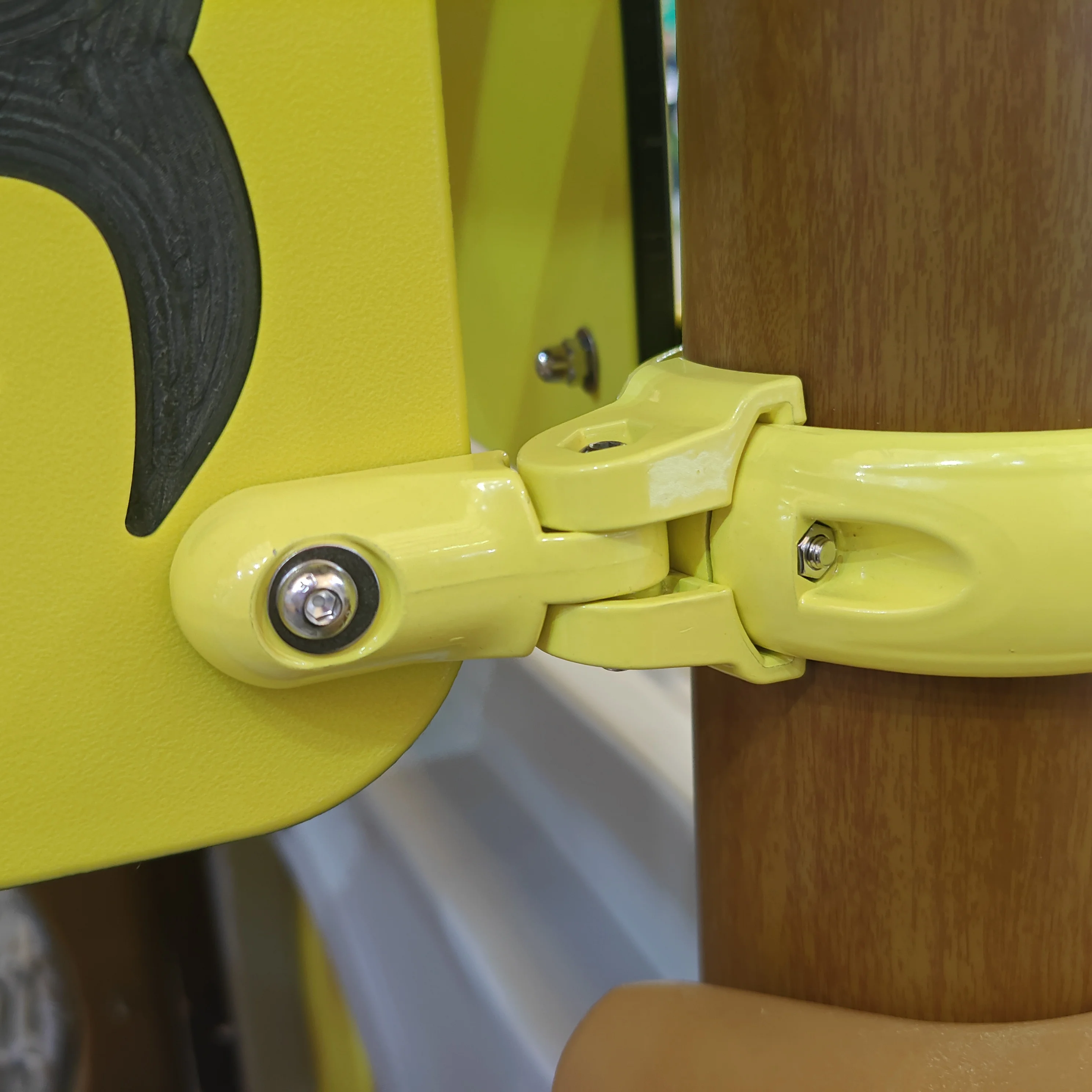 Playground aluminum pipe connector for connecting plastic equipment and pipe with screws