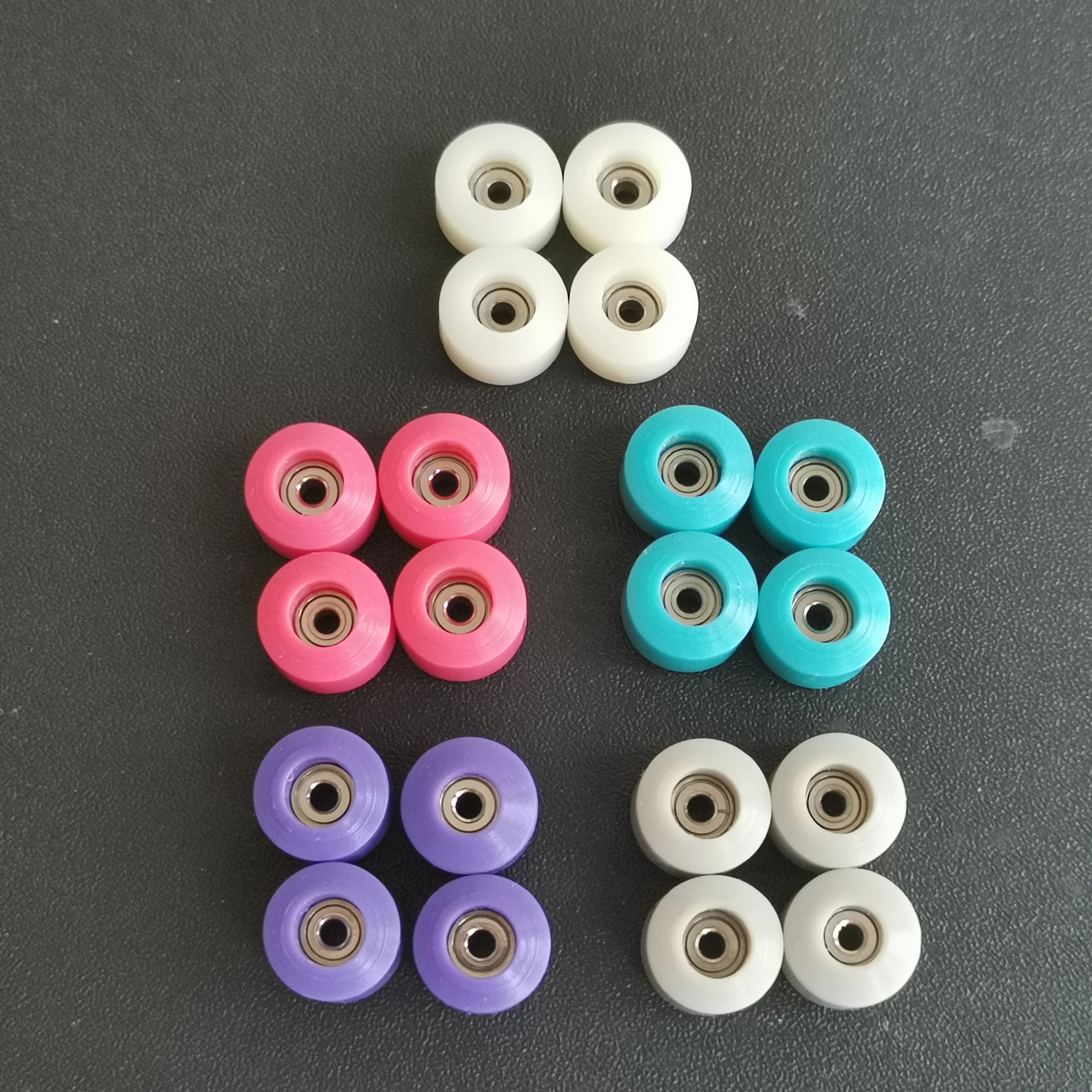 High speed bearing fingerboard wheels